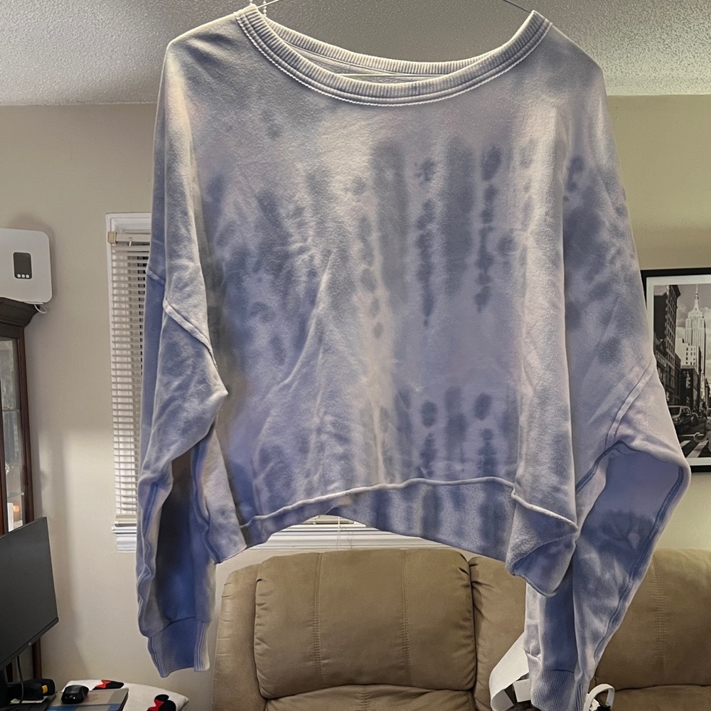 American Eagle Outfitters Blue Tie-Dye Cropped Hoodie